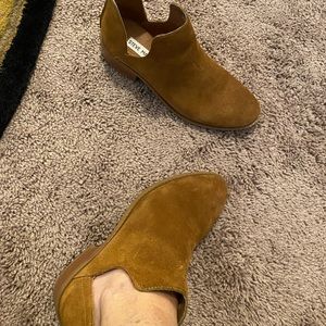 EUC Steve Madden booties. Size 6.5.